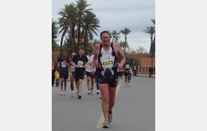 En 2009 , à Marrakech  avec le peloton du semi-marathon.